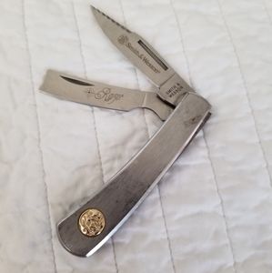 Smith & Wesson razor